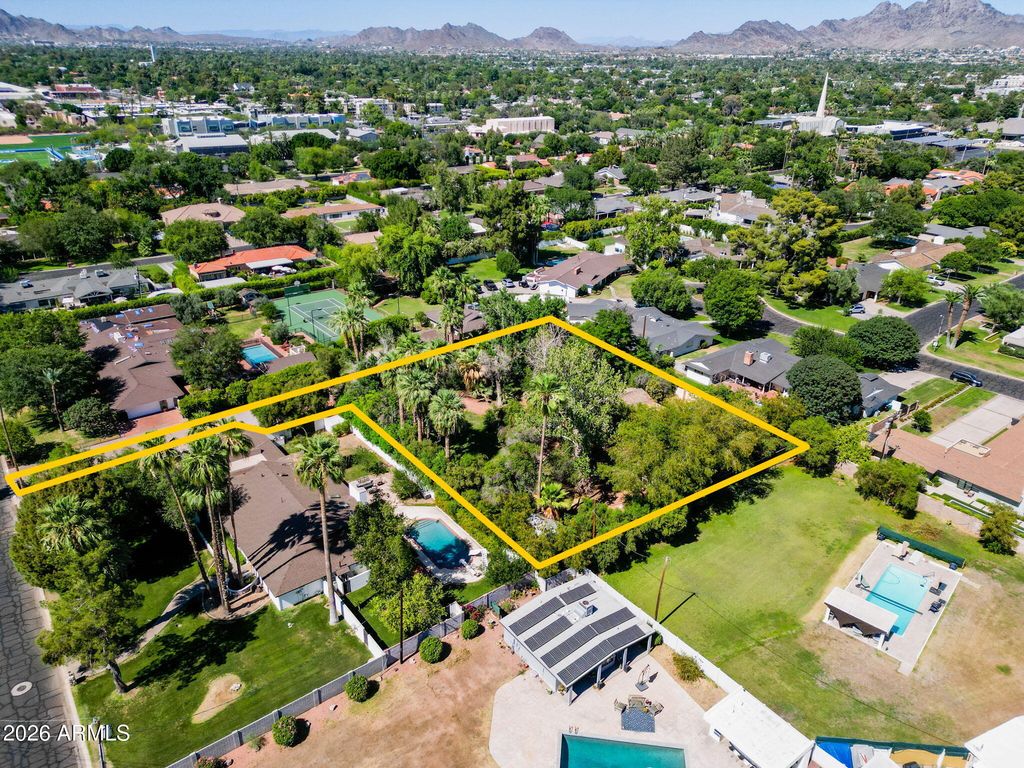 Image 17 of property listing at 6121 N 3RD Avenue, Phoenix, AZ 85013