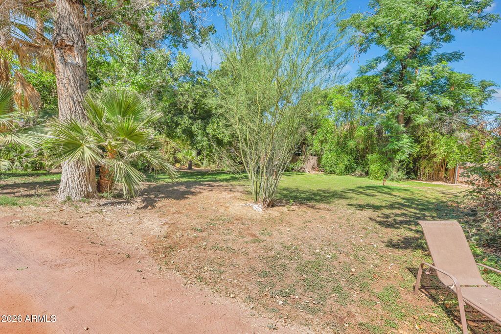 Image 7 of property listing at 6121 N 3RD Avenue, Phoenix, AZ 85013