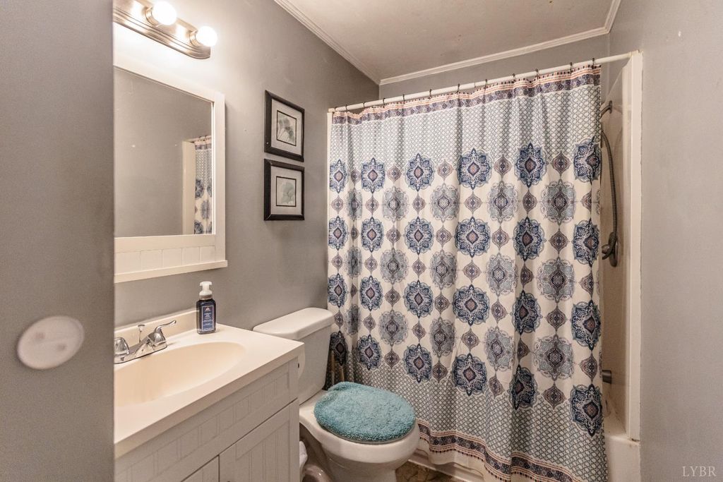 Image 10 of property listing at 205 Lombardy Street, Appomattox, VA 24522