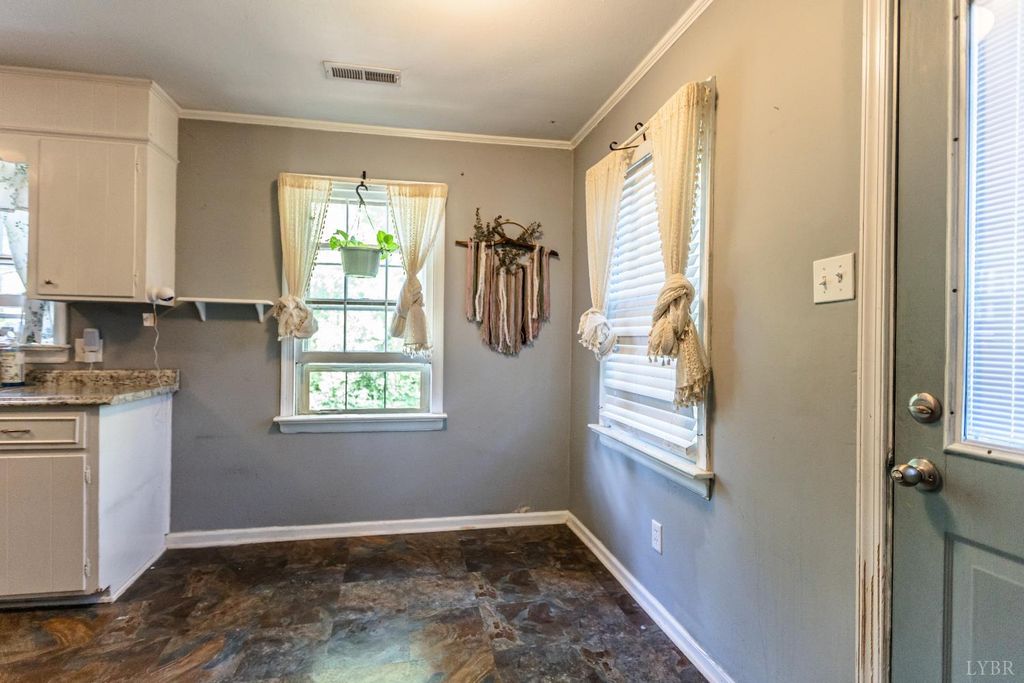 Image 17 of property listing at 205 Lombardy Street, Appomattox, VA 24522