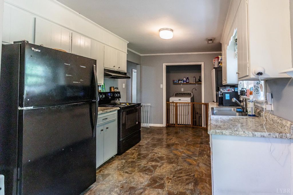 Image 19 of property listing at 205 Lombardy Street, Appomattox, VA 24522