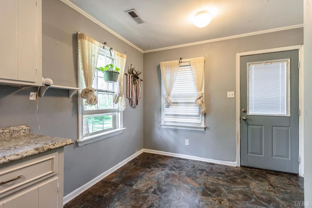 Image 21 of property listing at 205 Lombardy Street, Appomattox, VA 24522