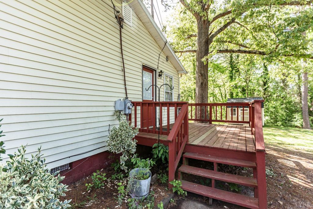 Image 22 of property listing at 205 Lombardy Street, Appomattox, VA 24522