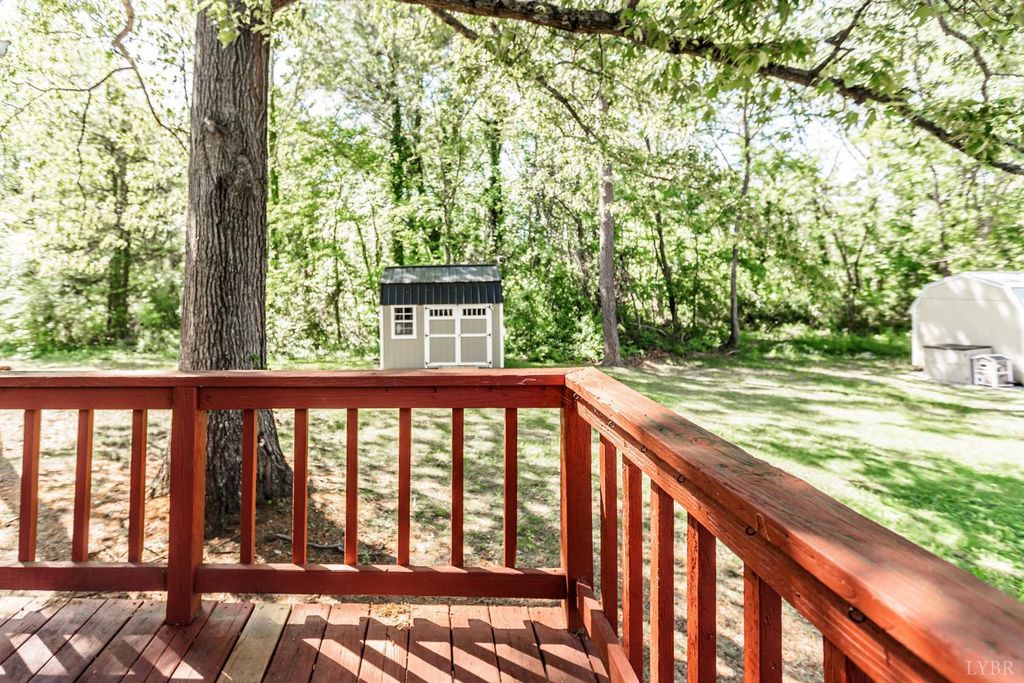 Image 23 of property listing at 205 Lombardy Street, Appomattox, VA 24522