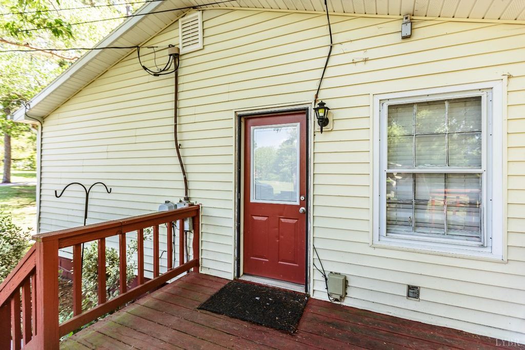 Image 24 of property listing at 205 Lombardy Street, Appomattox, VA 24522
