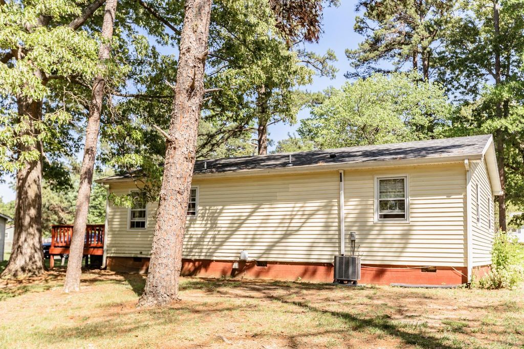 Image 28 of property listing at 205 Lombardy Street, Appomattox, VA 24522