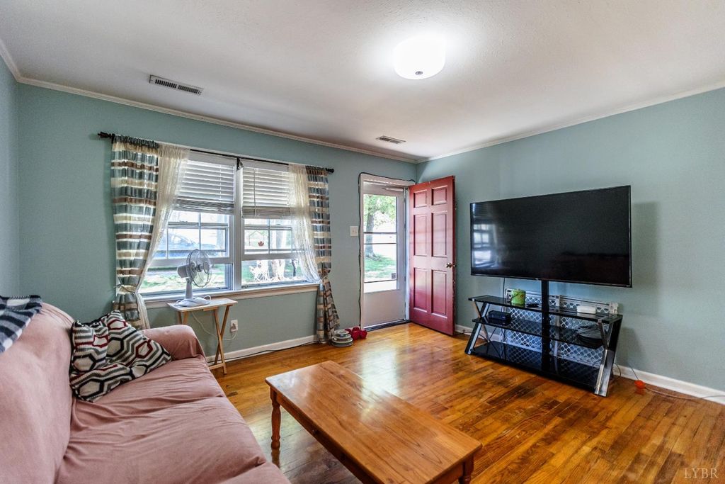 Image 7 of property listing at 205 Lombardy Street, Appomattox, VA 24522
