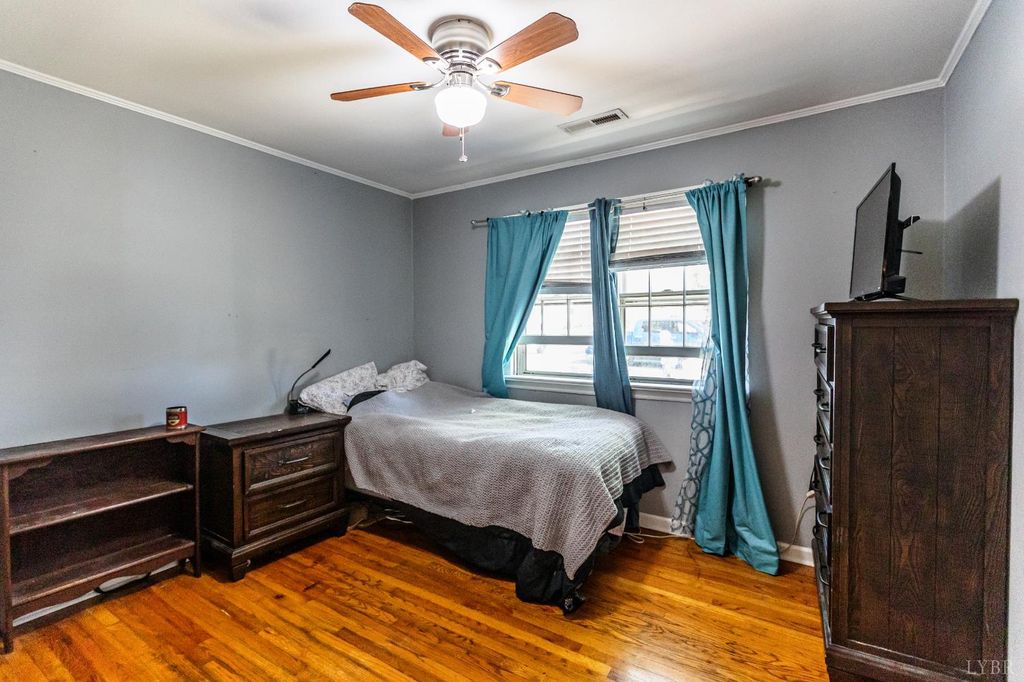 Image 8 of property listing at 205 Lombardy Street, Appomattox, VA 24522