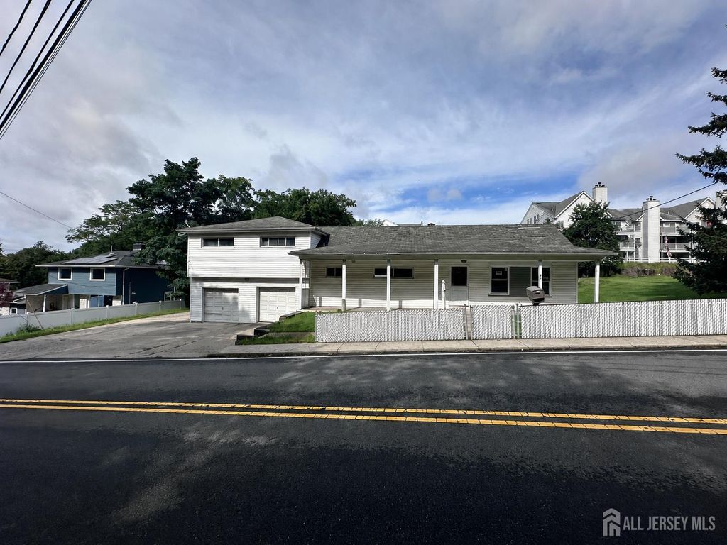 60 Mountain Avenue Front, Paterson, NJ 07501