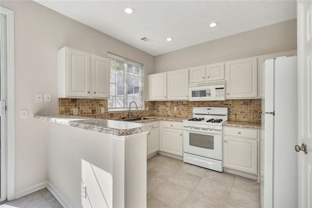 631 Windcroft Circle NW, Acworth, GA 30101