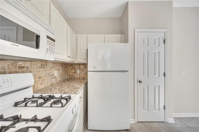 631 Windcroft Circle NW, Acworth, GA 30101