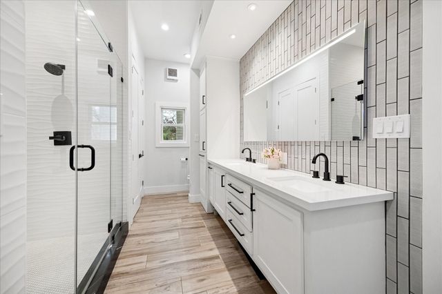 12311 Honeywood Trail, Houston, TX 77077