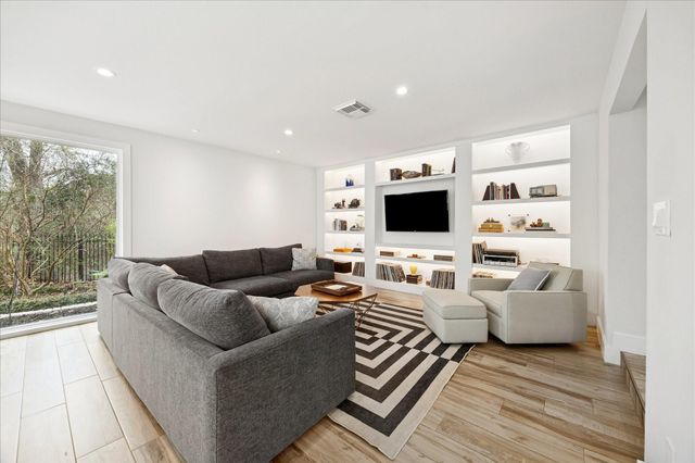 12311 Honeywood Trail, Houston, TX 77077