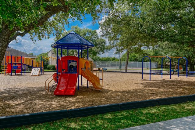 12311 Honeywood Trail, Houston, TX 77077