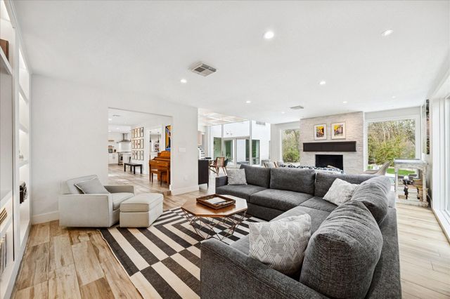 12311 Honeywood Trail, Houston, TX 77077