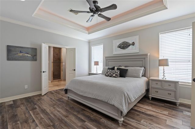 1301 Maui Dr Drive, Tiki Island, TX 77554