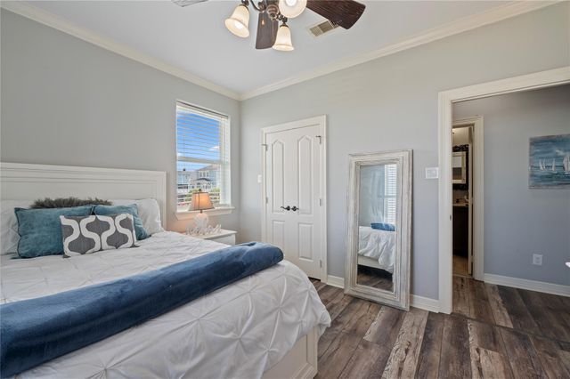 1301 Maui Dr Drive, Tiki Island, TX 77554