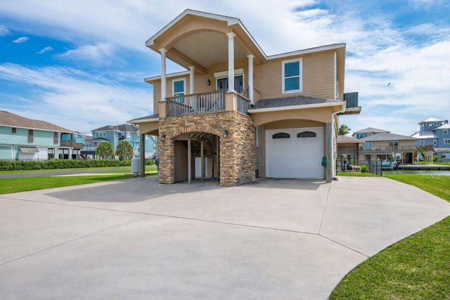 1301 Maui Dr Drive, Tiki Island, TX 77554