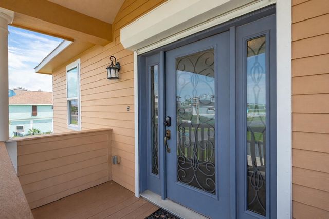 1301 Maui Dr Drive, Tiki Island, TX 77554