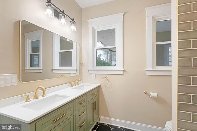 19 HOWARD ST, Vineland, NJ 08360