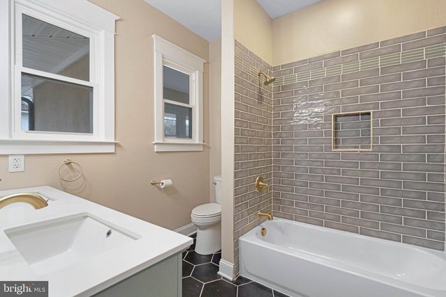 19 HOWARD ST, Vineland, NJ 08360