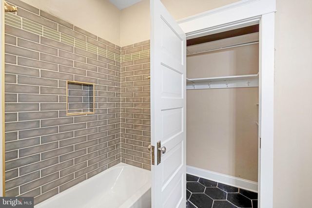 19 HOWARD ST, Vineland, NJ 08360