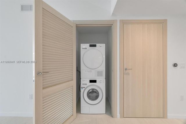 1000 Brickell Plz 3310, Miami, FL 33131