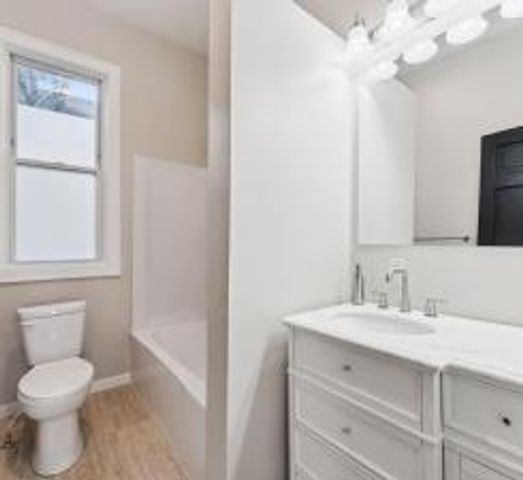 2221 Bloomington Avenue, Minneapolis, MN 55404