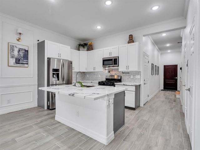 7923 Bonaire Street, Houston, TX 77028
