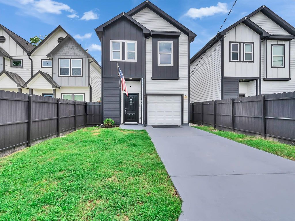 7923 Bonaire Street, Houston, TX 77028