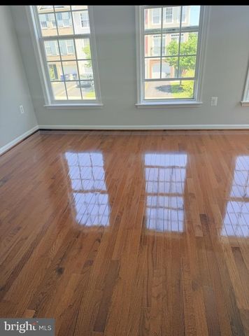 15700 JOHN DISKIN CIR, Woodbridge, VA 22191