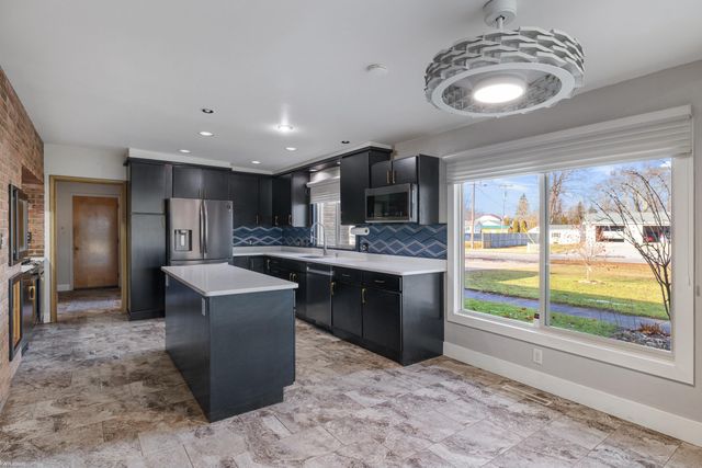 4177 Gratiot Avenue, Fort Gratiot Twp, MI 48059