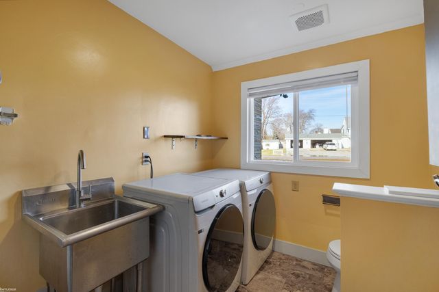 4177 Gratiot Avenue, Fort Gratiot Twp, MI 48059