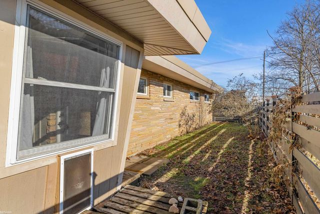 4177 Gratiot Avenue, Fort Gratiot Twp, MI 48059