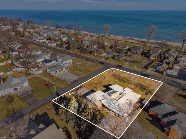 4177 Gratiot Avenue, Fort Gratiot Twp, MI 48059