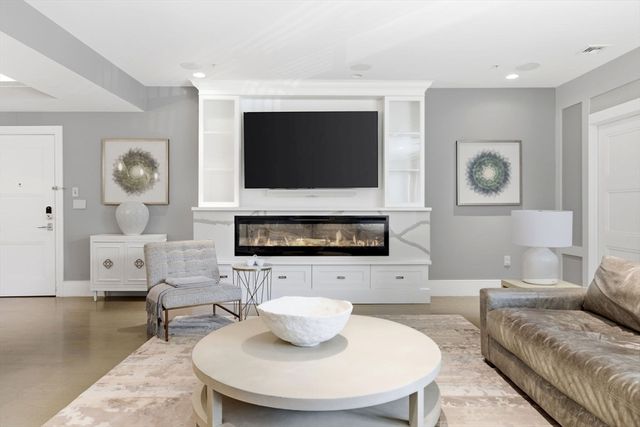 621 E 1st St A5, Boston, MA 02127