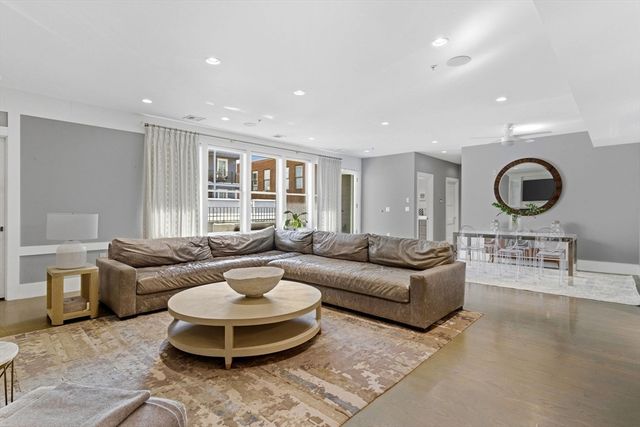 621 E 1st St A5, Boston, MA 02127