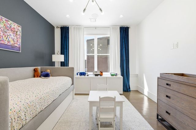 621 E 1st St A5, Boston, MA 02127