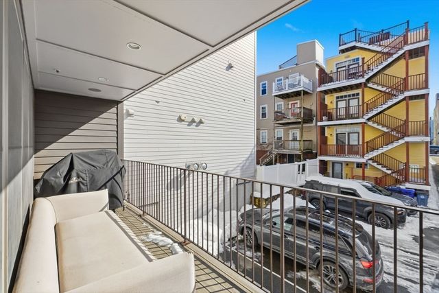 621 E 1st St A5, Boston, MA 02127