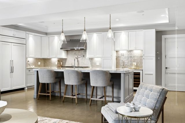 621 E 1st St A5, Boston, MA 02127