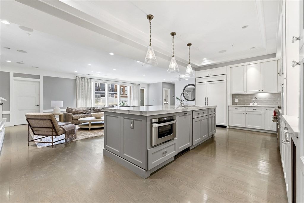 621 E 1st St A5, Boston, MA 02127