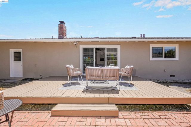 2053 Trafalgar ave, Hayward, CA 94545