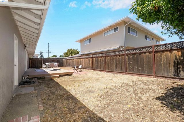 2053 Trafalgar ave, Hayward, CA 94545