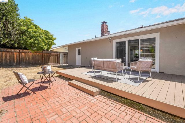 2053 Trafalgar ave, Hayward, CA 94545