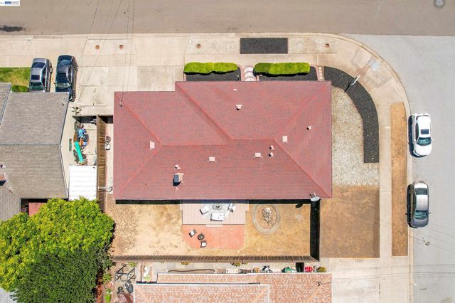 2053 Trafalgar ave, Hayward, CA 94545