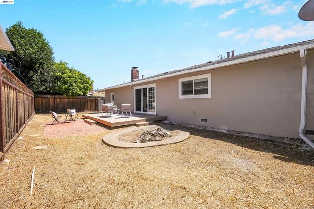 2053 Trafalgar ave, Hayward, CA 94545