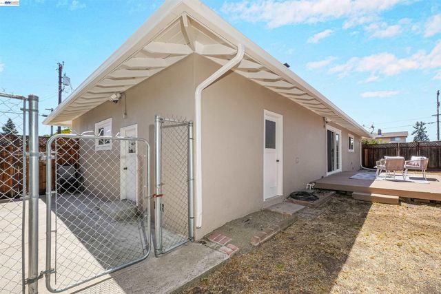 2053 Trafalgar ave, Hayward, CA 94545