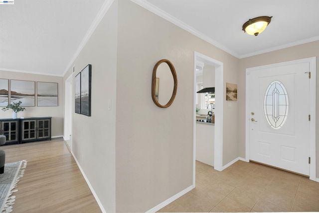 2053 Trafalgar ave, Hayward, CA 94545