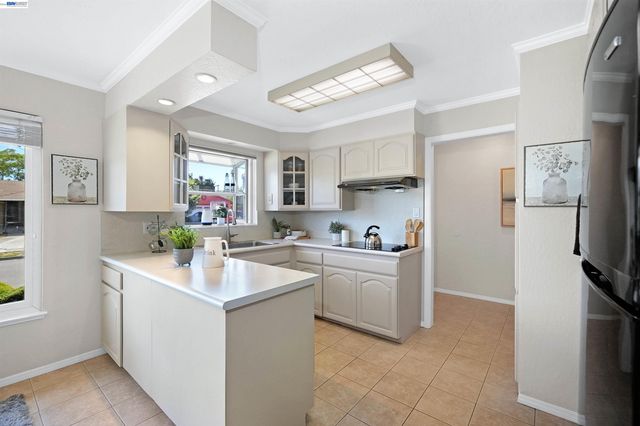 2053 Trafalgar ave, Hayward, CA 94545