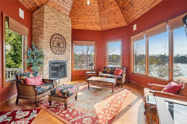 353 Stardust Lane, Seneca, SC 29672